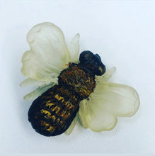 Load image into Gallery viewer, Bumble bee Brooch
